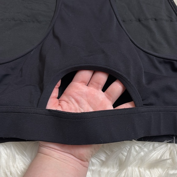 Peloton Black Pace High Neck Sports Bra Size XL - Picture 8 of 11